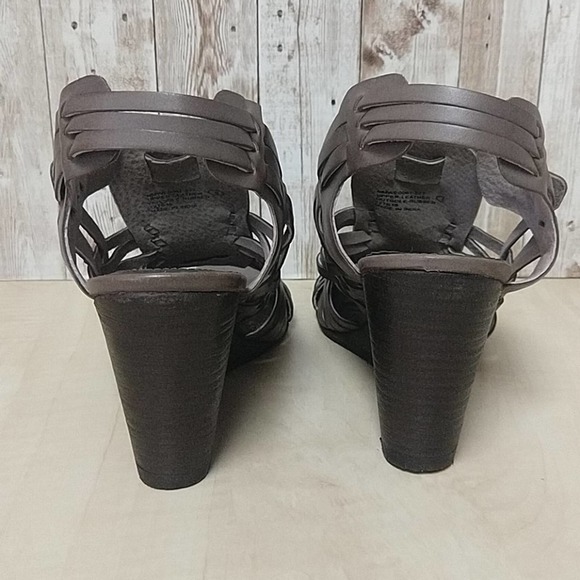 Naughty Monkey Dually Noted Leather Sandals - Picture 8 of 16